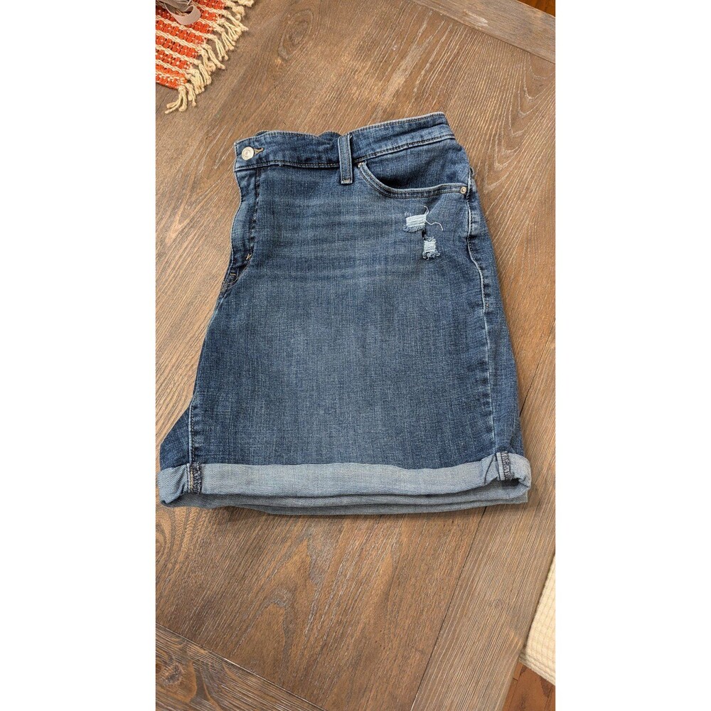 Levi's Classic Denim Shorts 24